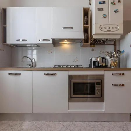 Apartment Urban Living Nest: Prime Location Bologna
